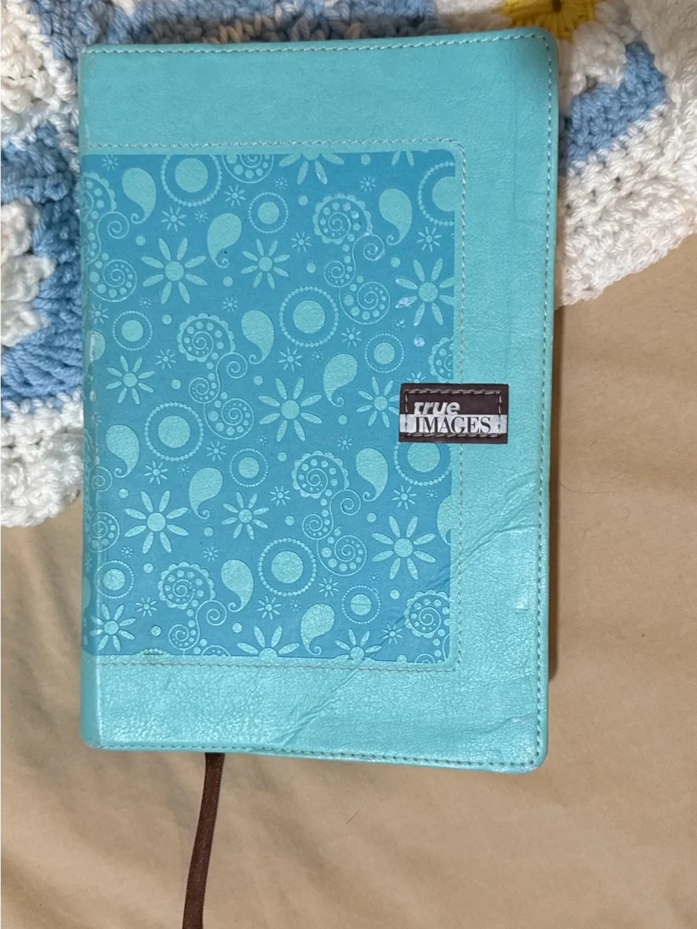 NIV True Images Bible for Teen Girls - Zondervan Publishers 2012